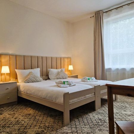 Villa Sunny Rose Bed & Breakfast 슈비노우이스쳬 외부 사진