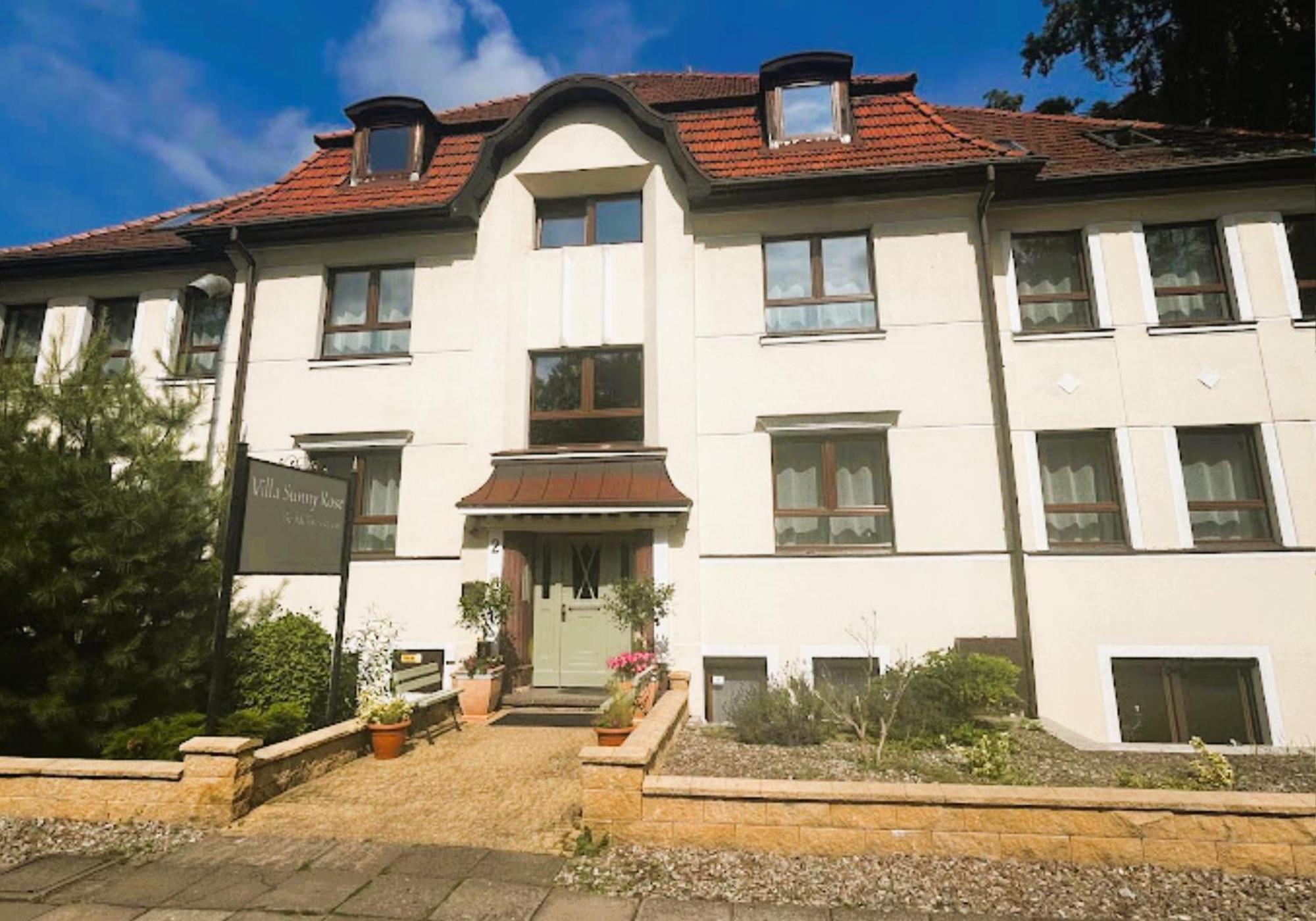 Villa Sunny Rose Bed & Breakfast 슈비노우이스쳬 외부 사진